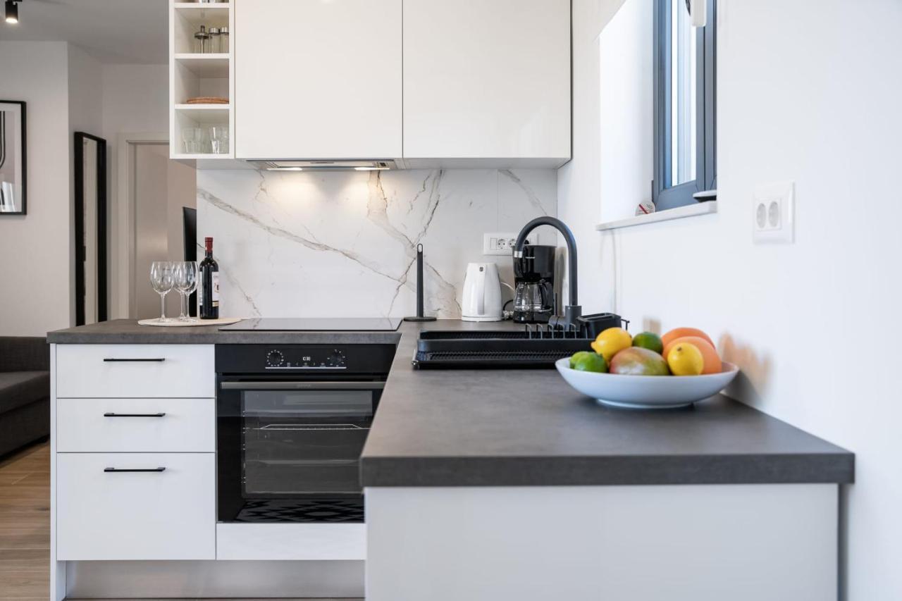 Residence Jonathan Биоград на Мору Екстериор снимка