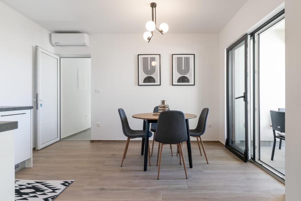 Residence Jonathan Биоград на Мору Екстериор снимка