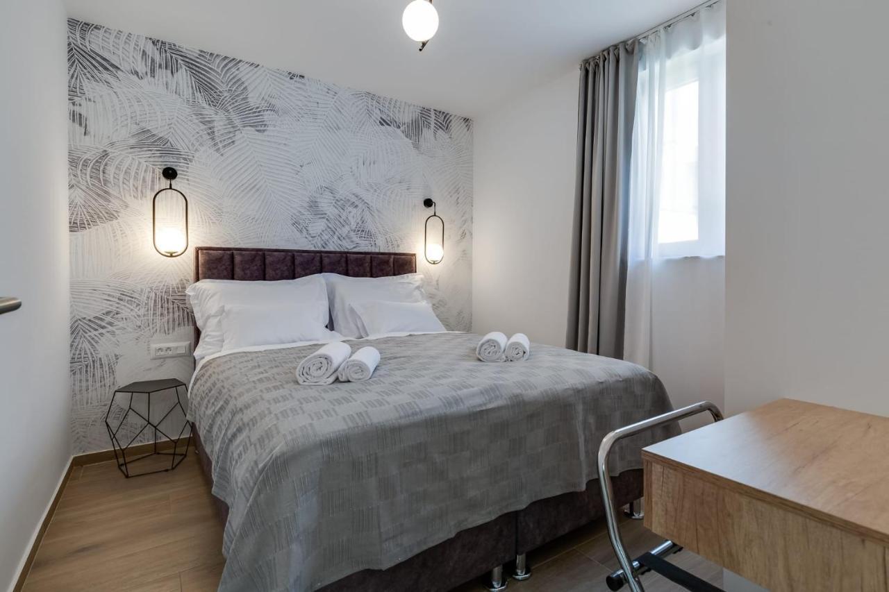 Residence Jonathan Биоград на Мору Екстериор снимка