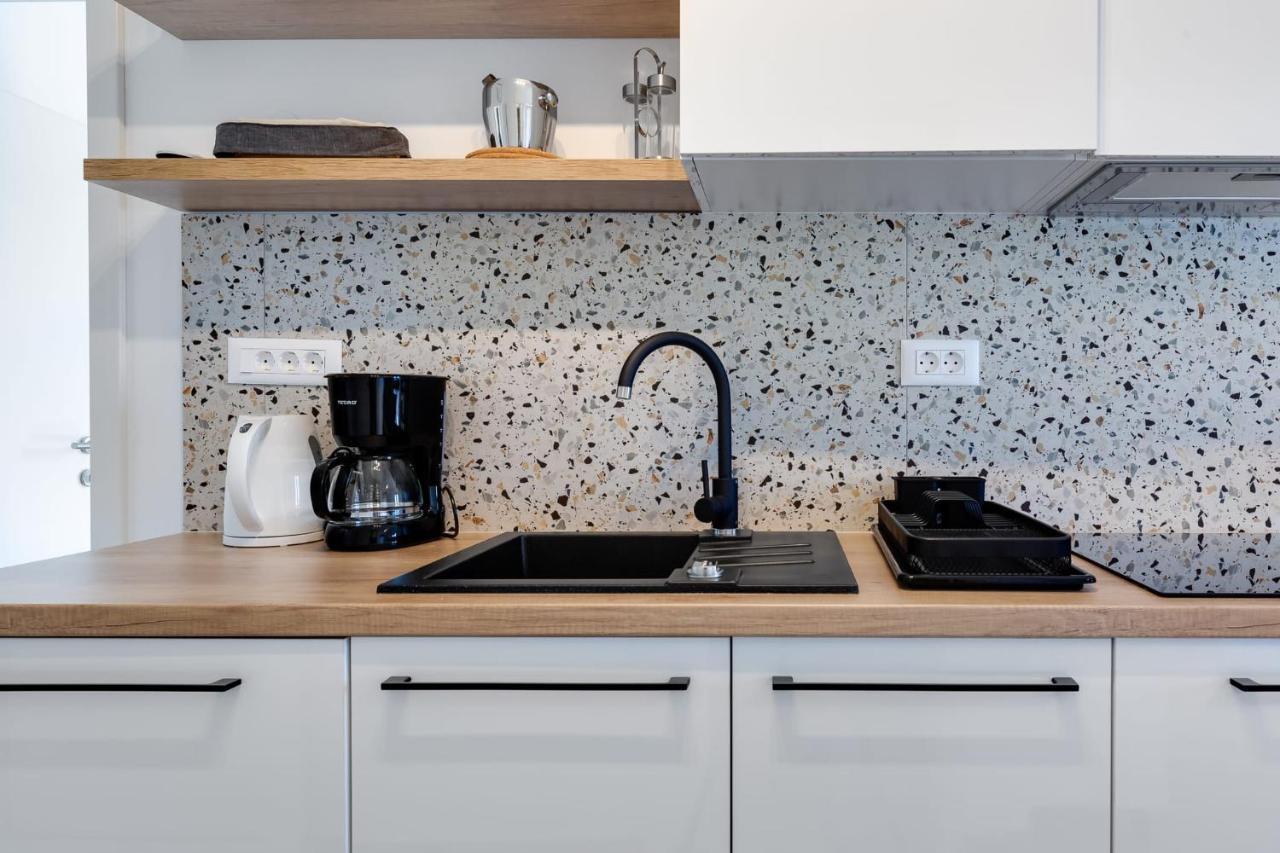 Residence Jonathan Биоград на Мору Екстериор снимка