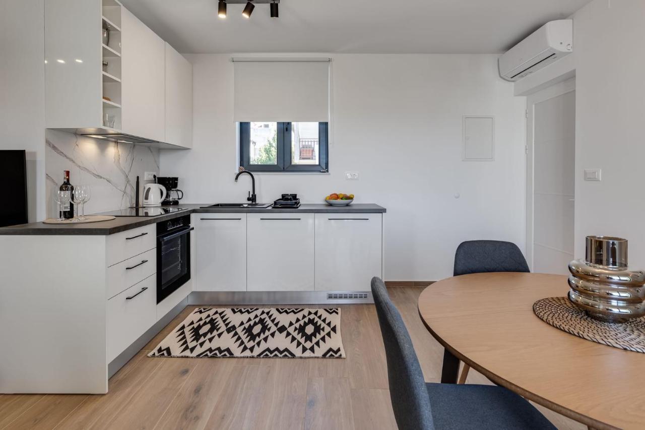 Residence Jonathan Биоград на Мору Екстериор снимка