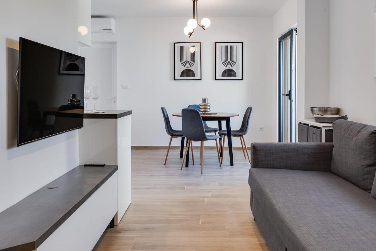 Residence Jonathan Биоград на Мору Екстериор снимка